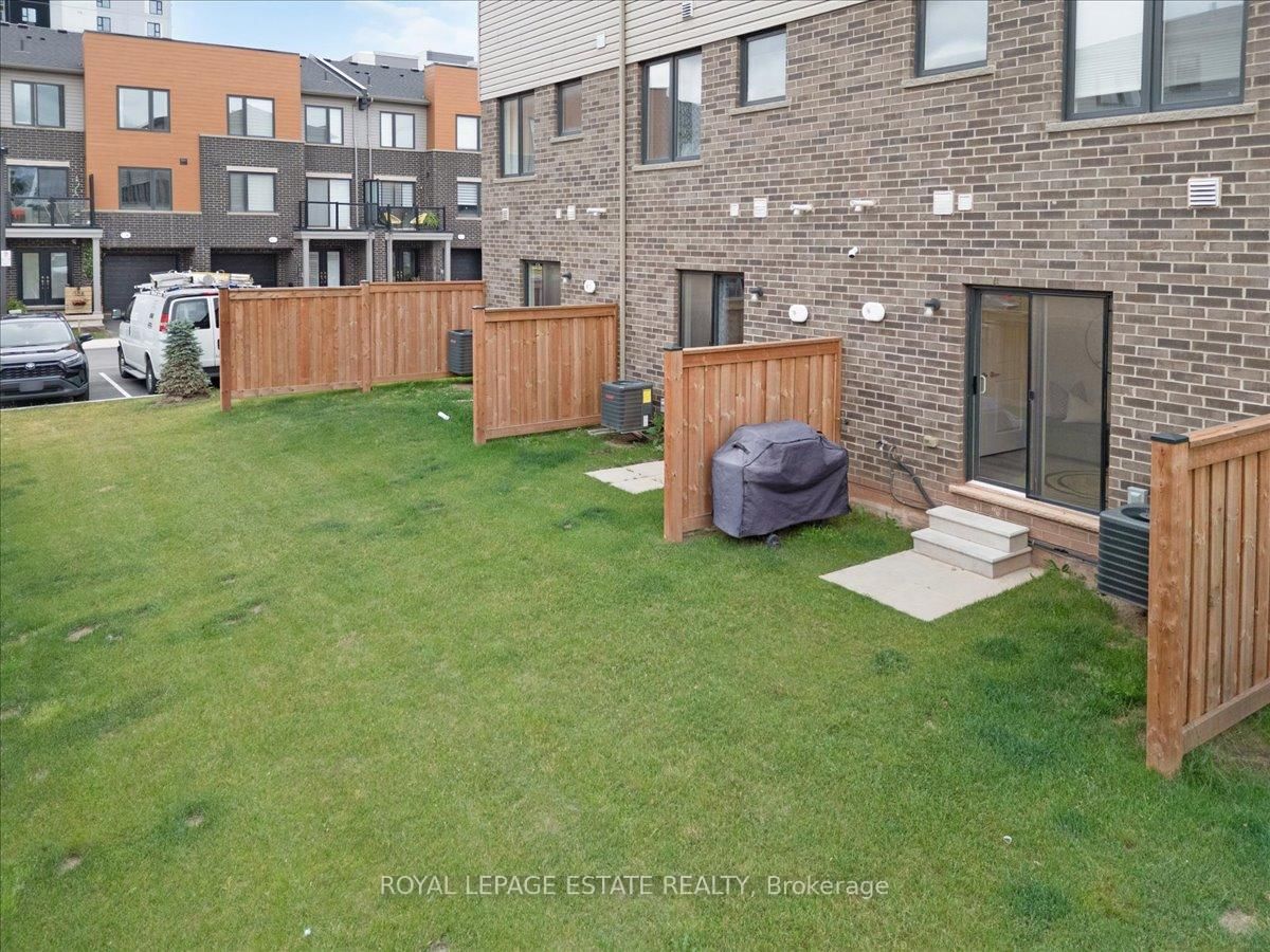 Townhouse for sale at 39 Radison Lane, Hamilton, Ontario, L8H 0B5 - McQuesten - MLS: X12720044