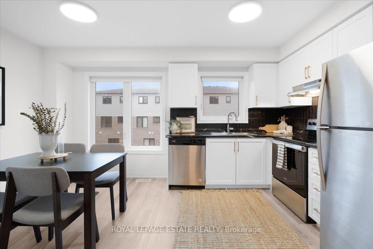 Townhouse for sale at 39 Radison Lane, Hamilton, Ontario, L8H 0B5 - McQuesten - MLS: X12720044