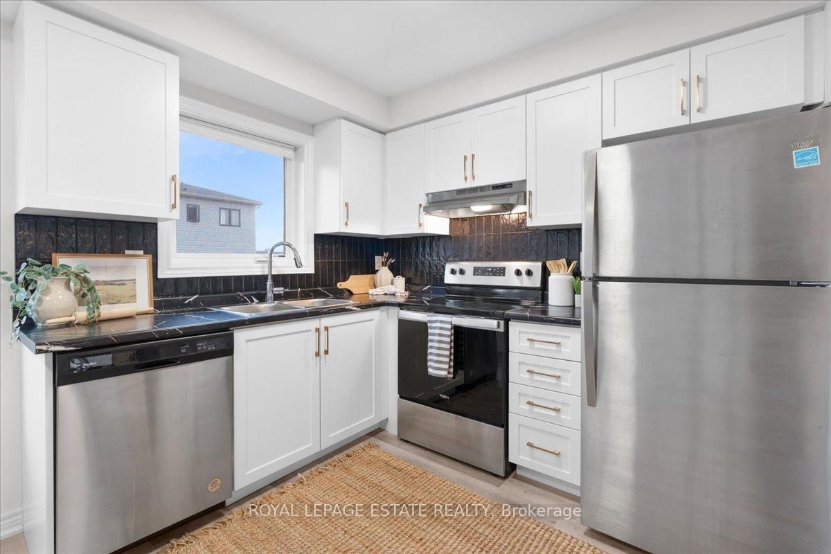 Townhouse for sale at 39 Radison Lane, Hamilton, Ontario, L8H 0B5 - McQuesten - MLS: X12720044