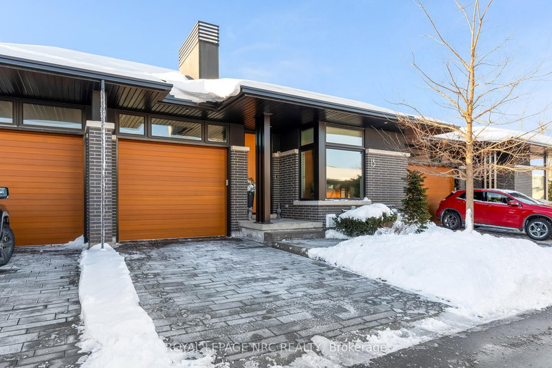 15 Taliesin Tr, Welland, L3C 0H5 | Image 3