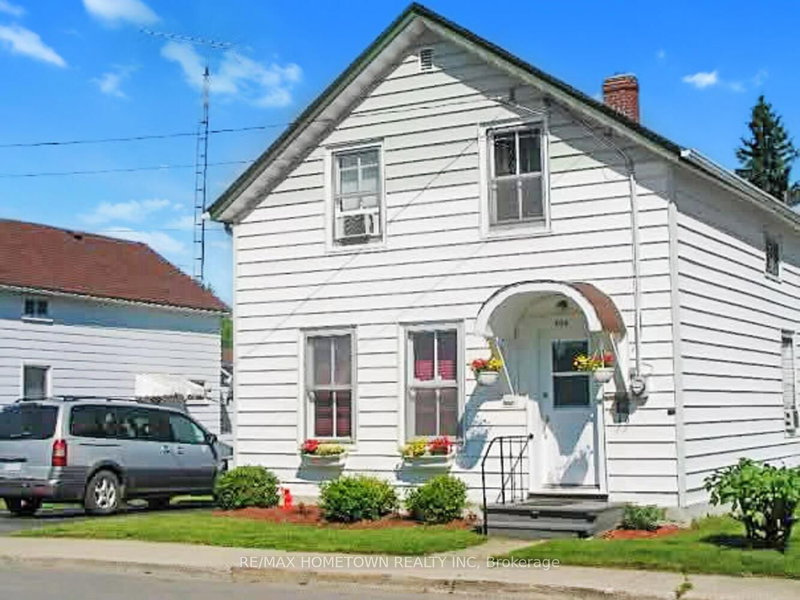 home for sale on 204 Wood Street E