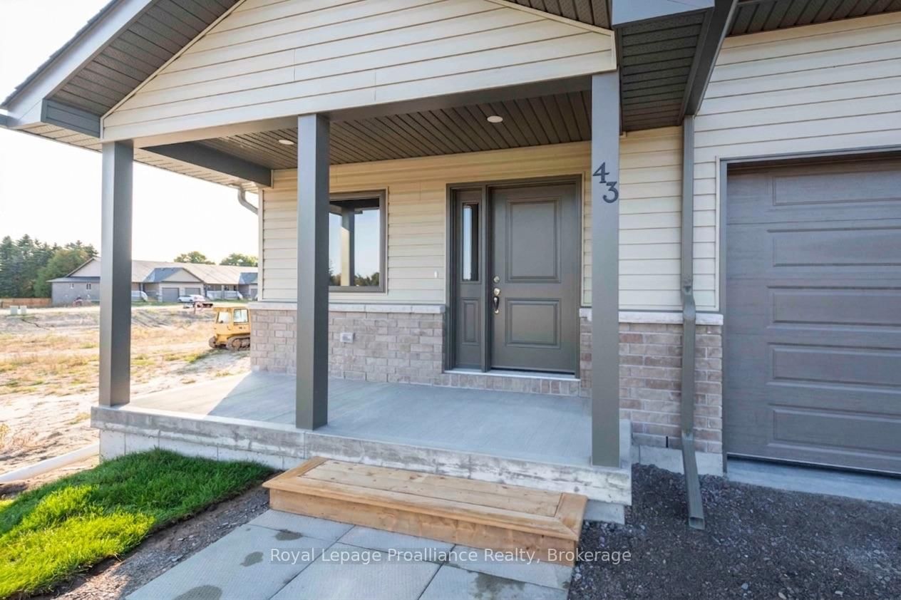 46 Mackenzie John Crescent • Brighton, ON photo 2