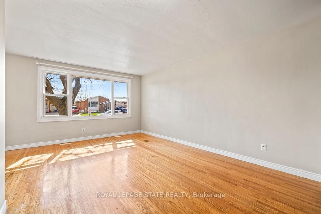 Detached House for sale at 78 Cromwell Crescent, Hamilton, Ontario, L8G 2G2 - Greenford - MLS: X12720388