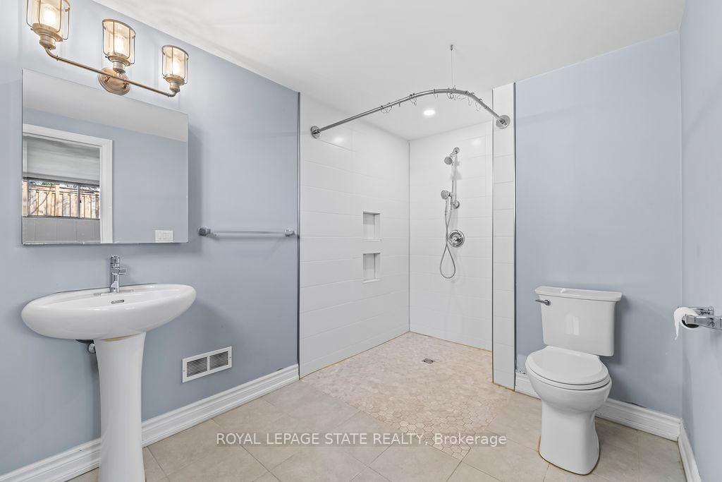 Detached House for sale at 78 Cromwell Crescent, Hamilton, Ontario, L8G 2G2 - Greenford - MLS: X12720388