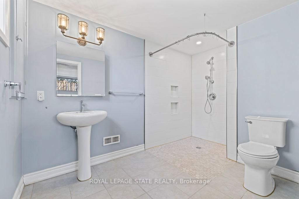 Detached House for sale at 78 Cromwell Crescent, Hamilton, Ontario, L8G 2G2 - Greenford - MLS: X12720388