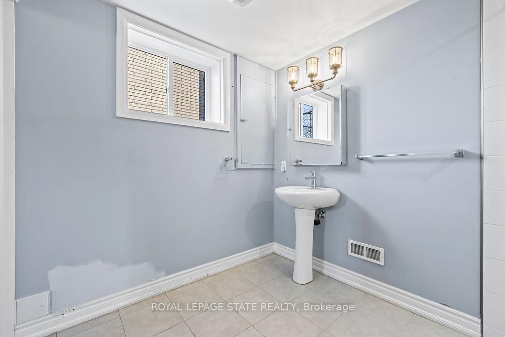 Detached House for sale at 78 Cromwell Crescent, Hamilton, Ontario, L8G 2G2 - Greenford - MLS: X12720388