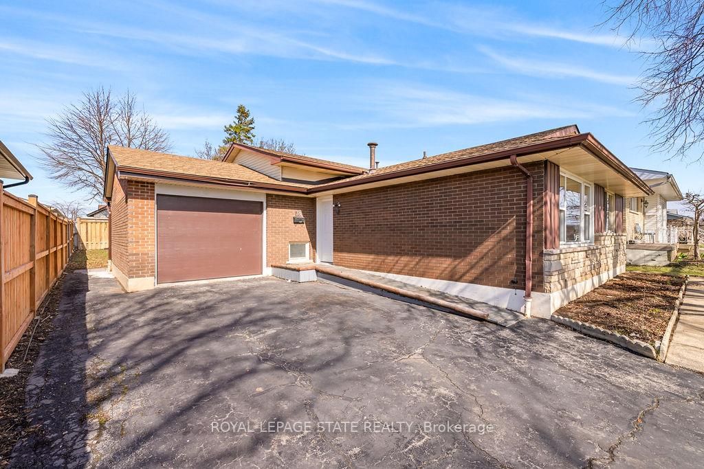 Detached House for sale at 78 Cromwell Crescent, Hamilton, Ontario, L8G 2G2 - Greenford - MLS: X12720388