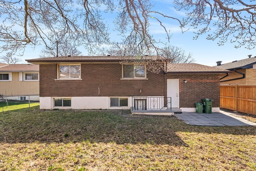 Detached House for sale at 78 Cromwell Crescent, Hamilton, Ontario, L8G 2G2 - Greenford - MLS: X12720388