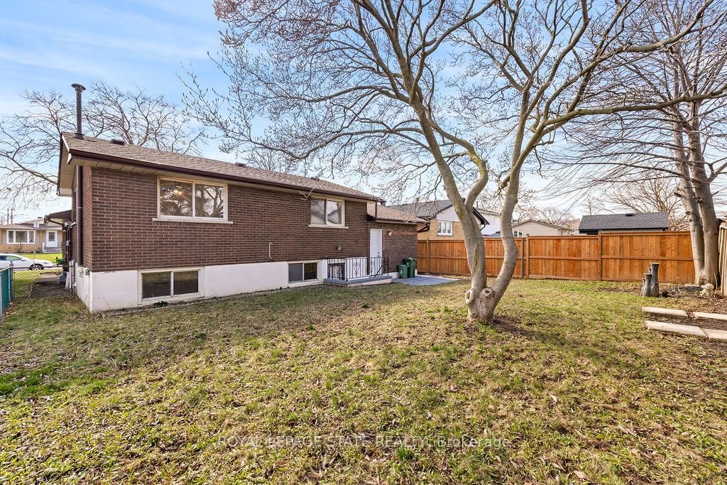 Detached House for sale at 78 Cromwell Crescent, Hamilton, Ontario, L8G 2G2 - Greenford - MLS: X12720388