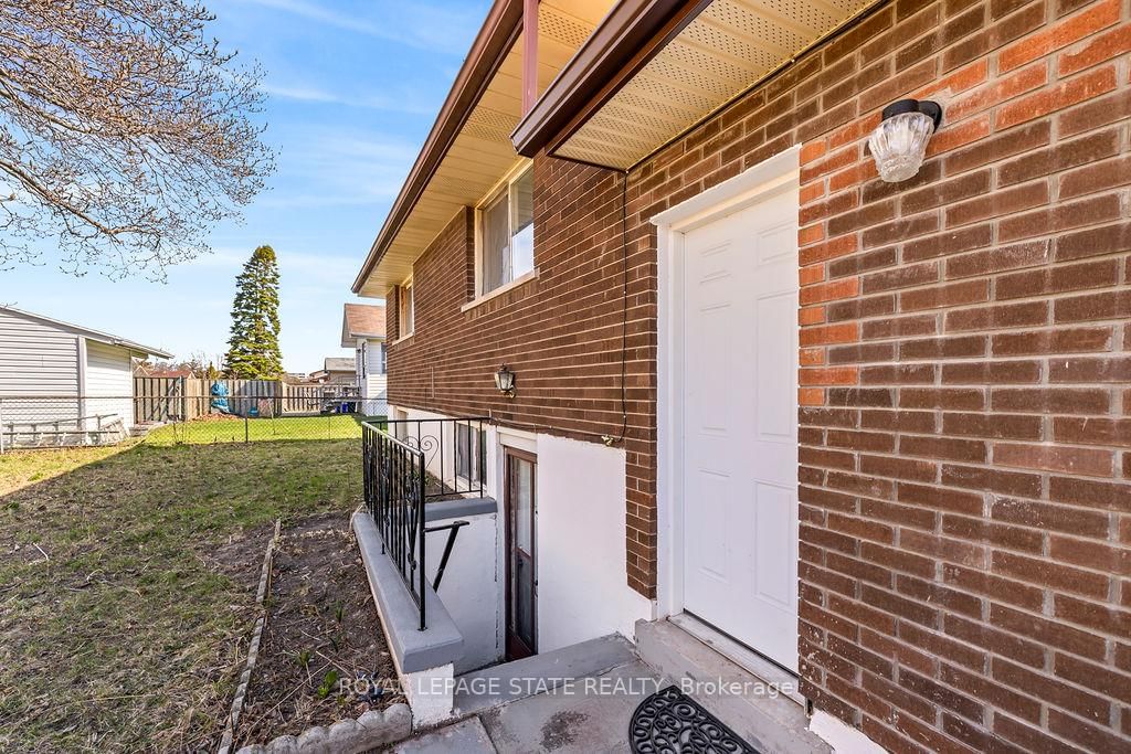 Detached House for sale at 78 Cromwell Crescent, Hamilton, Ontario, L8G 2G2 - Greenford - MLS: X12720388