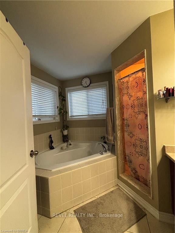 Detached House for sale at 252 Berry Street, Shelburne, Ontario, L9V 3E1 - Shelburne - MLS: X12720624