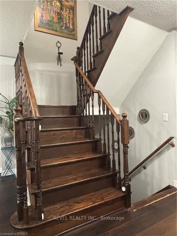 252 Berry St, Shelburne, L9V 3E1 | Image 2