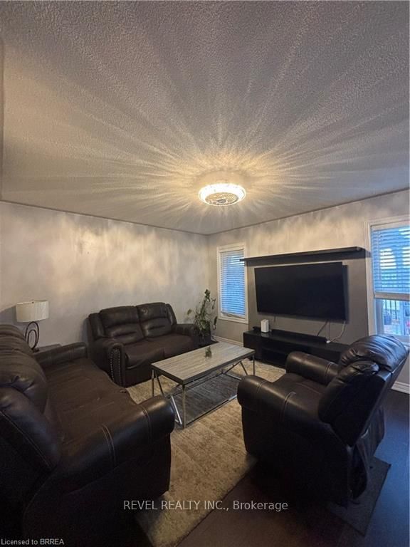 Detached House for sale at 252 Berry Street, Shelburne, Ontario, L9V 3E1 - Shelburne - MLS: X12720624