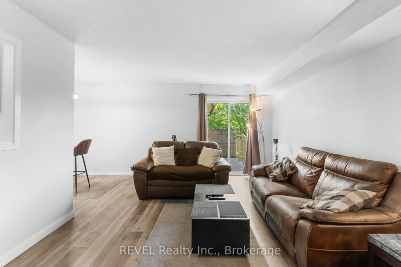 305 - 5222 Portage Rd, Niagara Falls, L2E 6B6 | Image 3