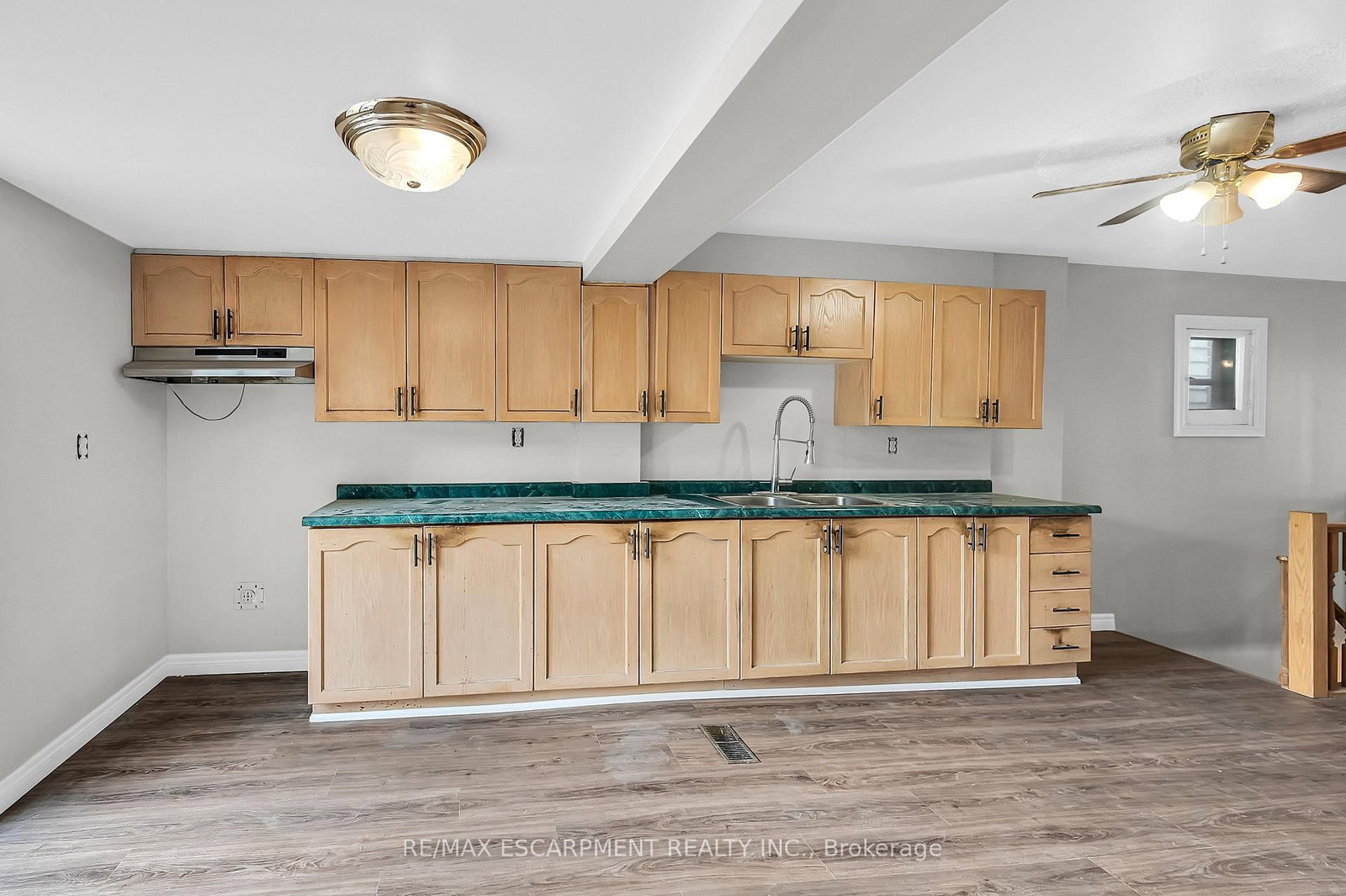 Detached House for sale at 1256 Cannon Street, Hamilton, Ontario, L8H 1V3 - Crown Point - MLS: X12721640