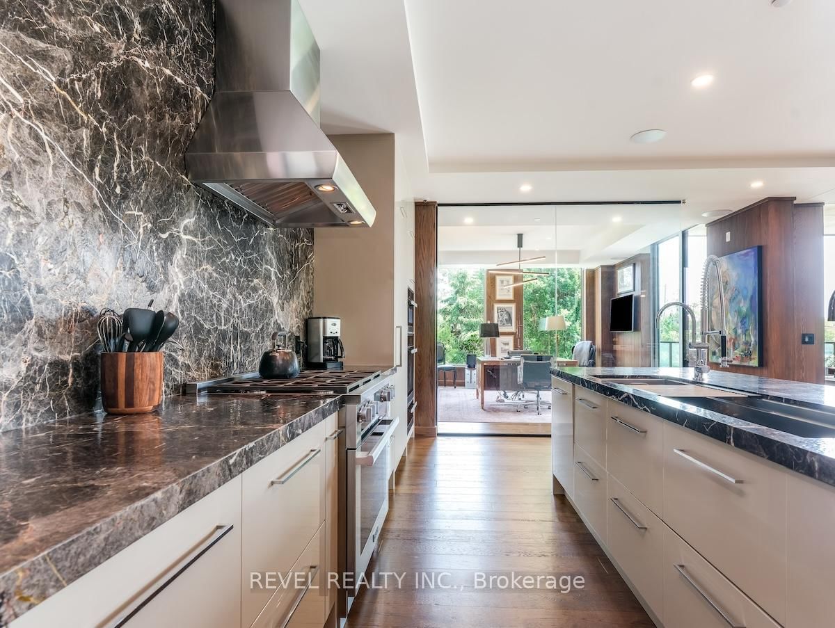 Condo for sale at 205-1 Fifth Avenue, Ottawa, Ontario, K1S 5W3 - Glebe - MLS: X12721676