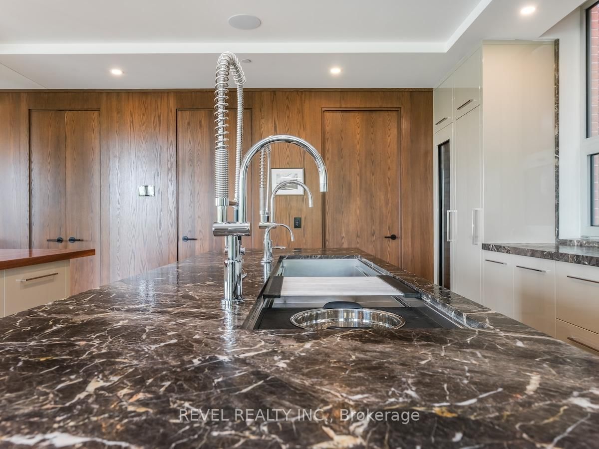 Condo for sale at 205-1 Fifth Avenue, Ottawa, Ontario, K1S 5W3 - Glebe - MLS: X12721676