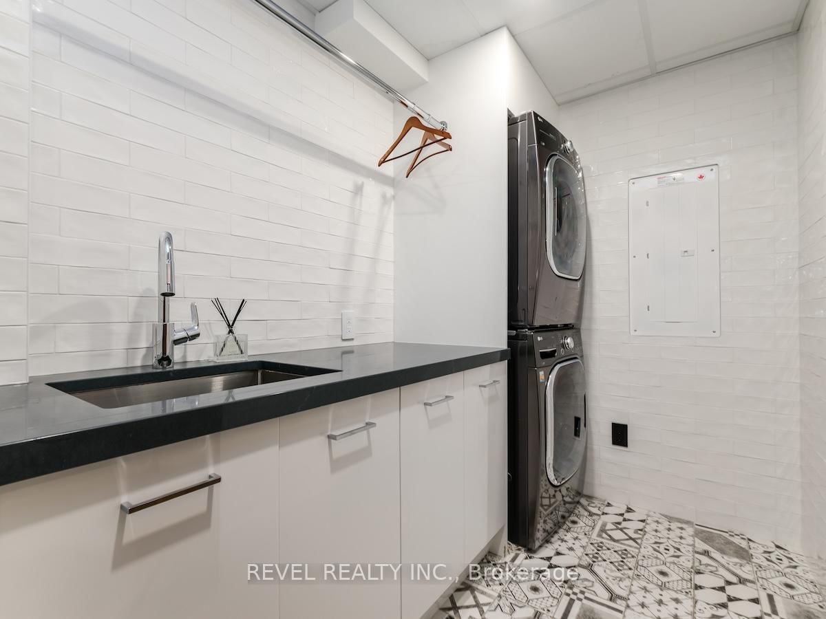 Condo for sale at 205-1 Fifth Avenue, Ottawa, Ontario, K1S 5W3 - Glebe - MLS: X12721676