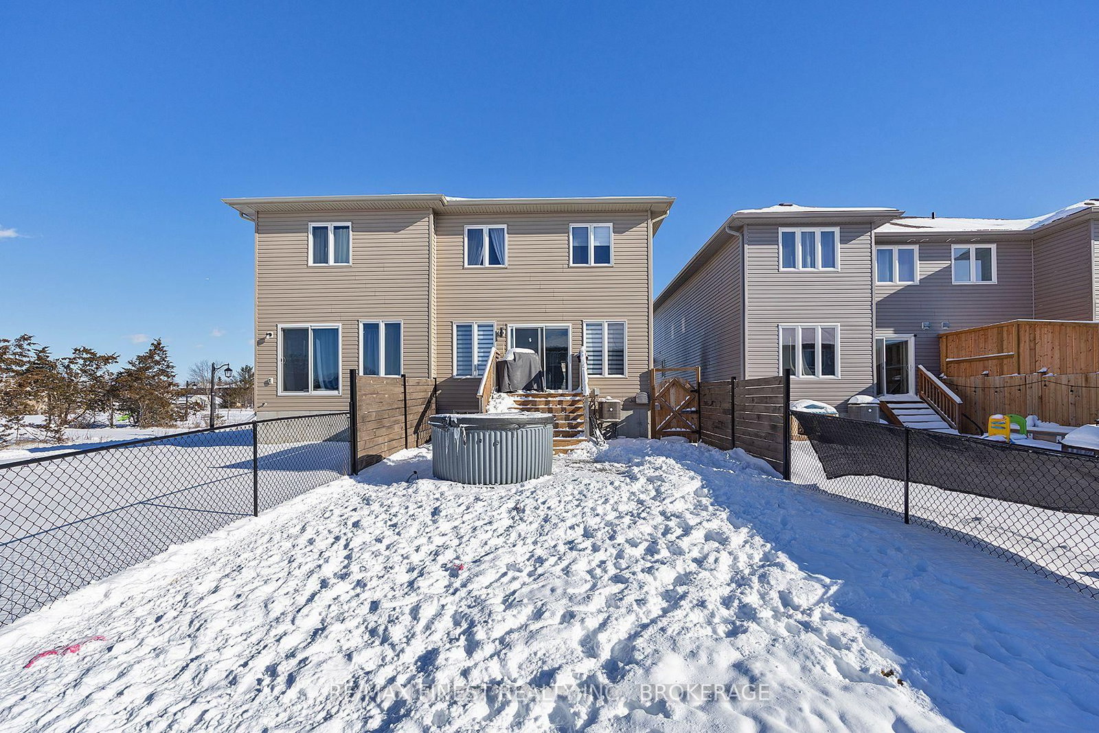Listing Image 11