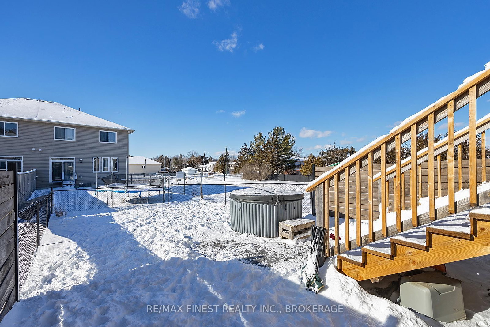 Listing Image 9