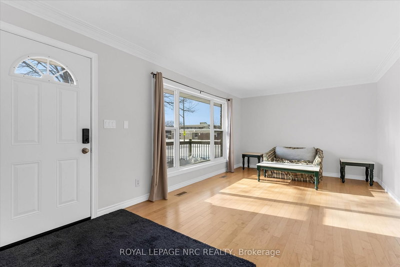 162 Ryerson St, Thorold, L2V 3Y3 | Image 3