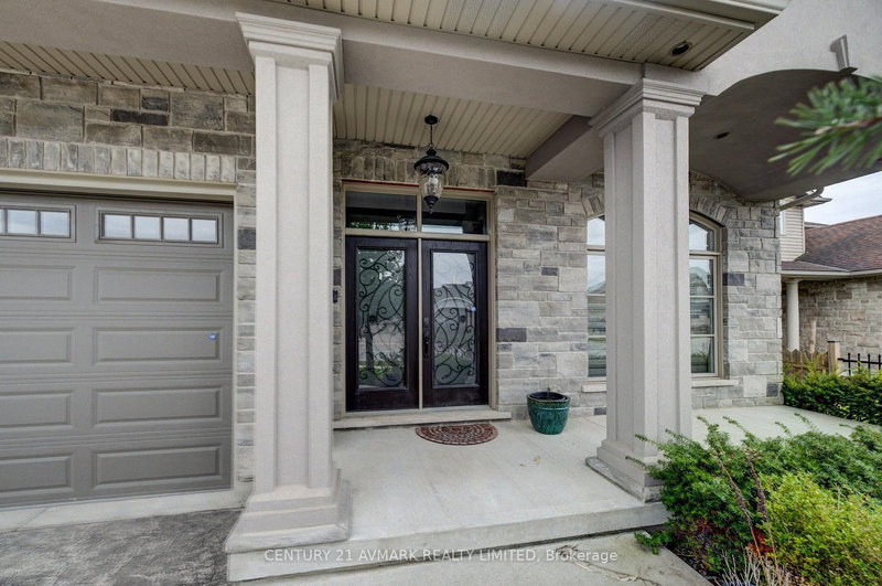 9208 Hendershot Blvd, Niagara Falls, L2H 0E3 | Image 3