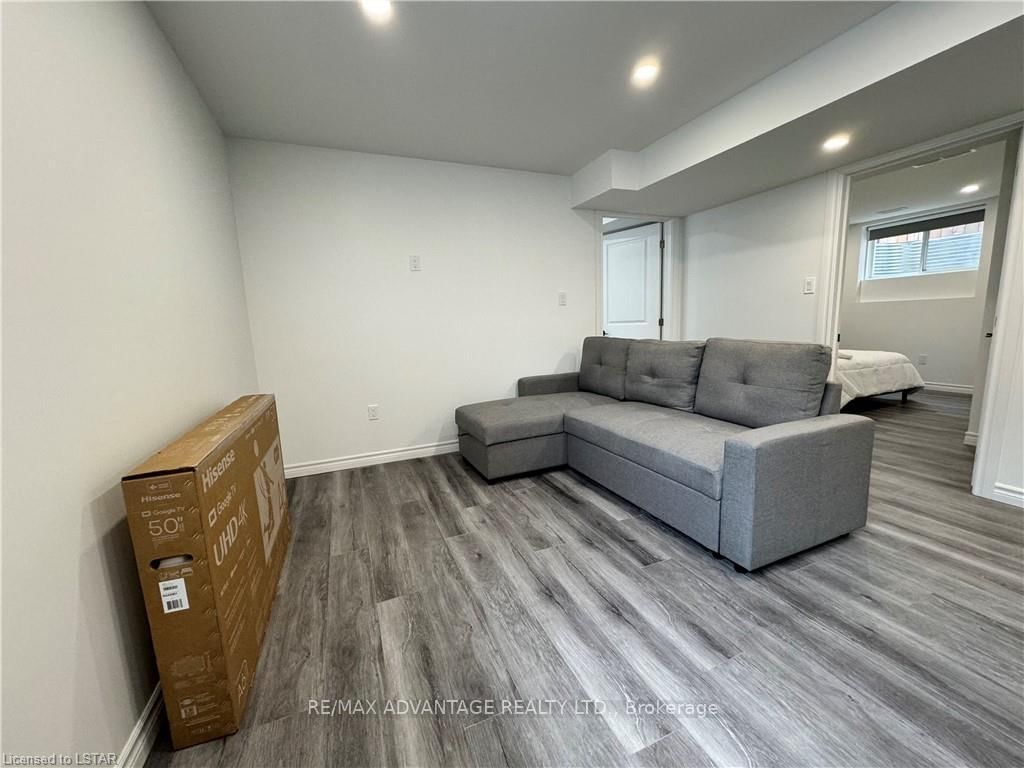 901 Lennon Way, Unit Lower - Photo 12