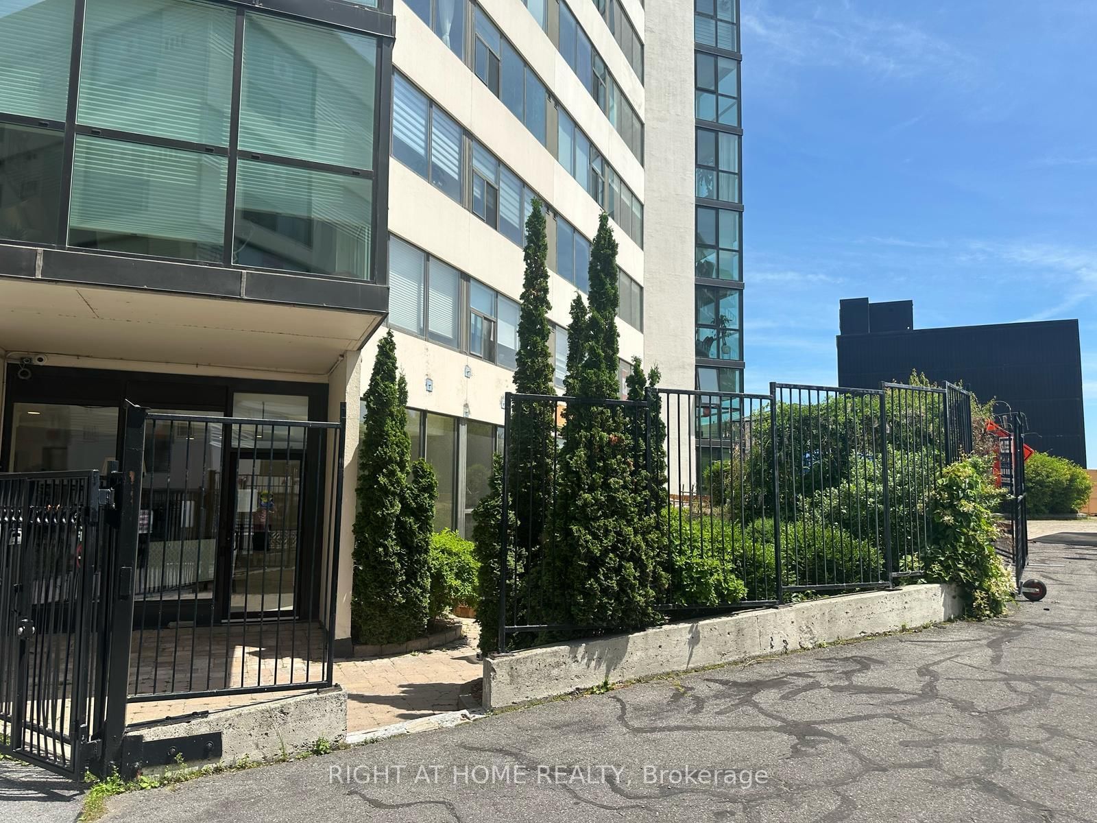 185 ONTARIO Street, Unit 1301 - Photo 33