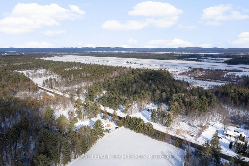 000 Doran Rd, Petawawa, K8H 2W8 | Image 2
