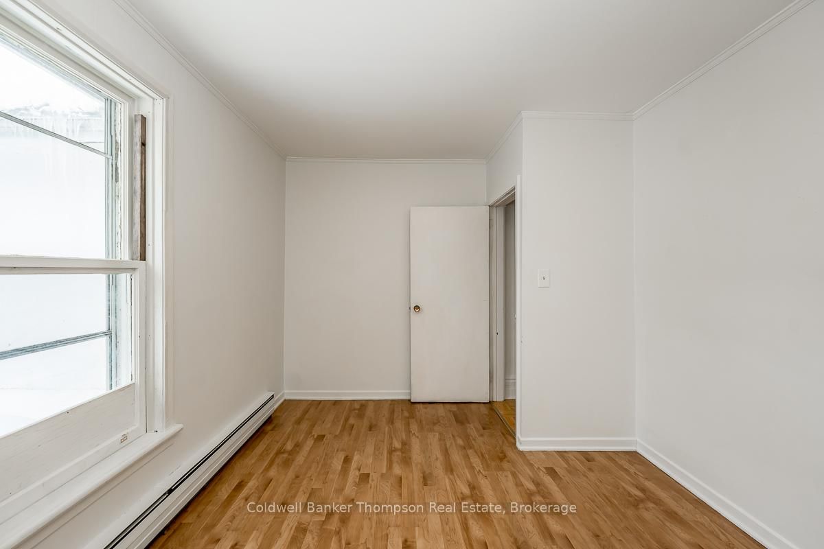 Detached House for sale at 145 Front Street, Bracebridge, Ontario, P1L 1J7 - Macaulay - MLS: X12723382