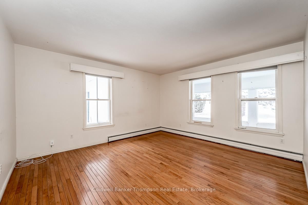 Detached House for sale at 145 Front Street, Bracebridge, Ontario, P1L 1J7 - Macaulay - MLS: X12723382