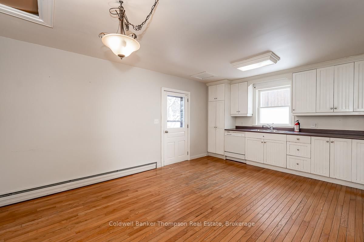 Detached House for sale at 145 Front Street, Bracebridge, Ontario, P1L 1J7 - Macaulay - MLS: X12723382