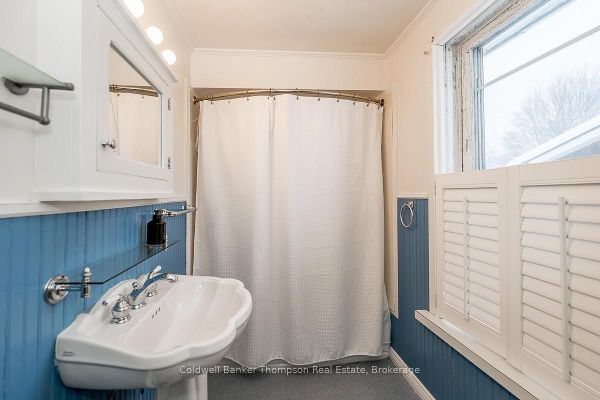 Detached House for sale at 145 Front Street, Bracebridge, Ontario, P1L 1J7 - Macaulay - MLS: X12723382