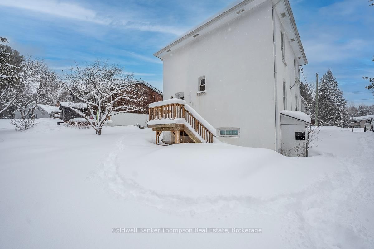 Detached House for sale at 145 Front Street, Bracebridge, Ontario, P1L 1J7 - Macaulay - MLS: X12723382