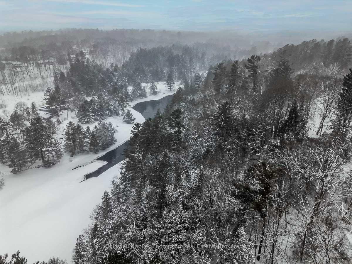 Detached House for sale at 145 Front Street, Bracebridge, Ontario, P1L 1J7 - Macaulay - MLS: X12723382