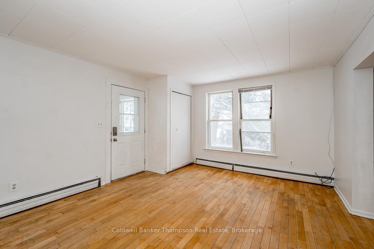 Detached House for sale at 145 Front Street, Bracebridge, Ontario, P1L 1J7 - Macaulay - MLS: X12723382