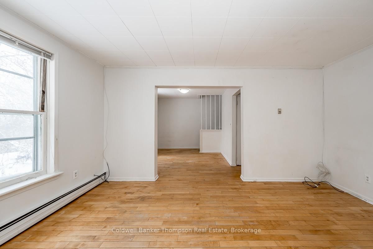 Detached House for sale at 145 Front Street, Bracebridge, Ontario, P1L 1J7 - Macaulay - MLS: X12723382