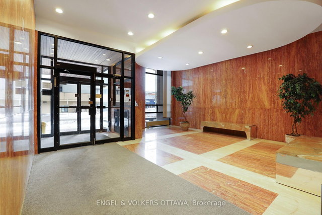 708 - 475 Laurier Avenue W