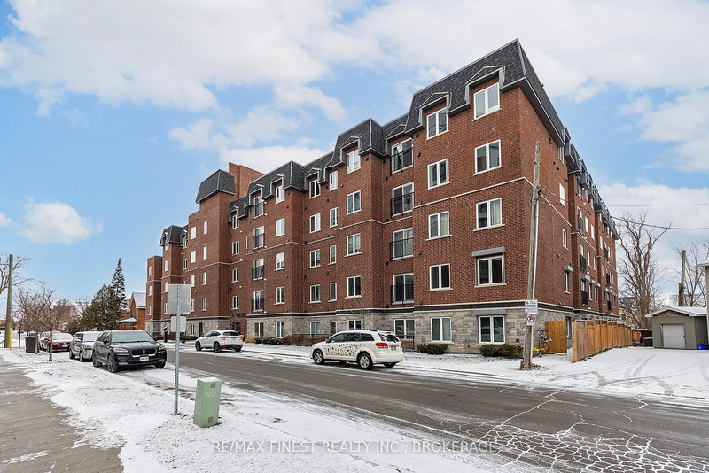 home for sale on 202-501 Frontenac Street