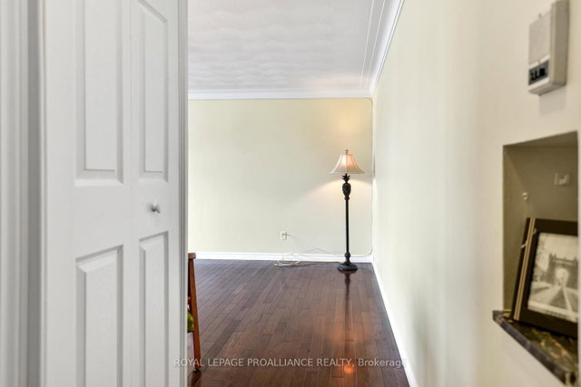 8 - 167 Pearl Street E