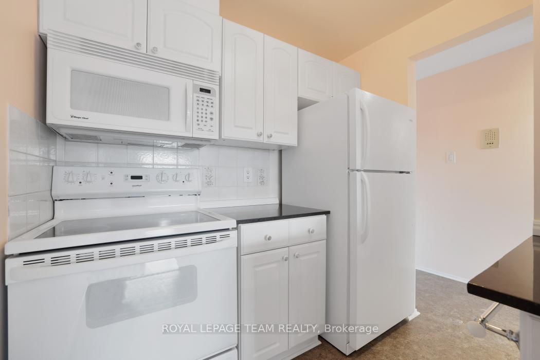 6532 Bilberry Drive • #205 • Ottawa, ON photo 11