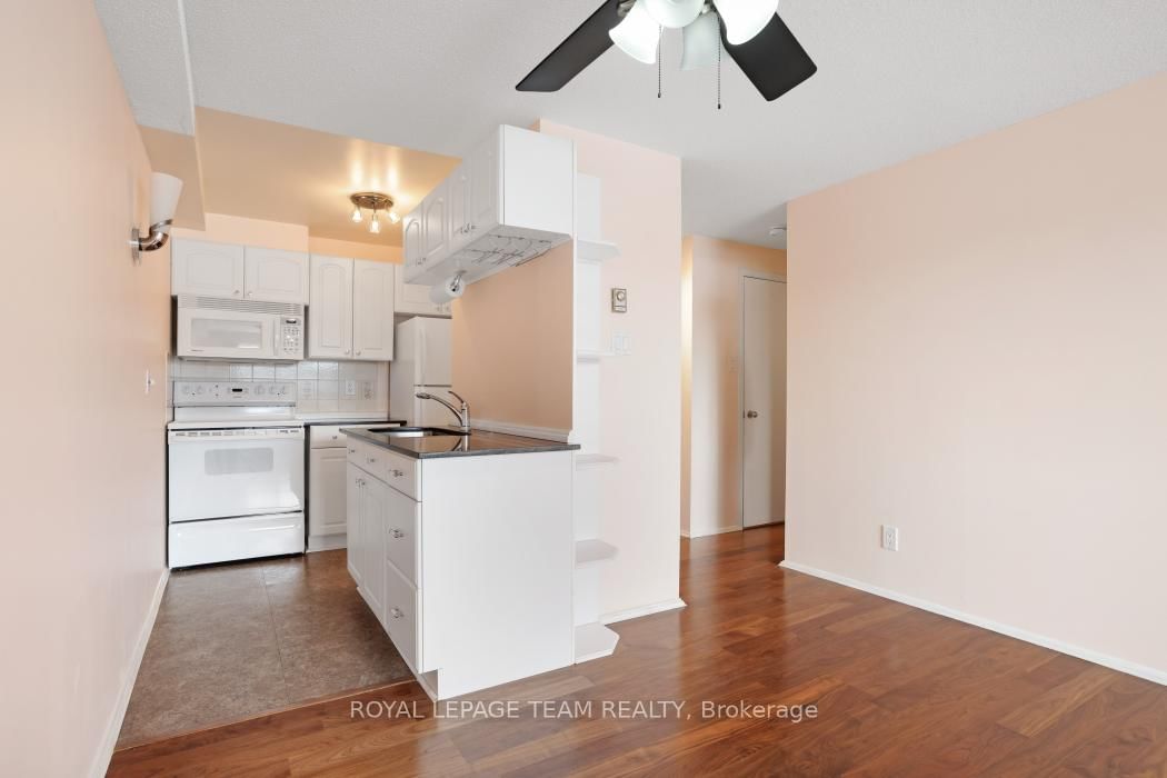 6532 Bilberry Drive • #205 • Ottawa, ON photo 8