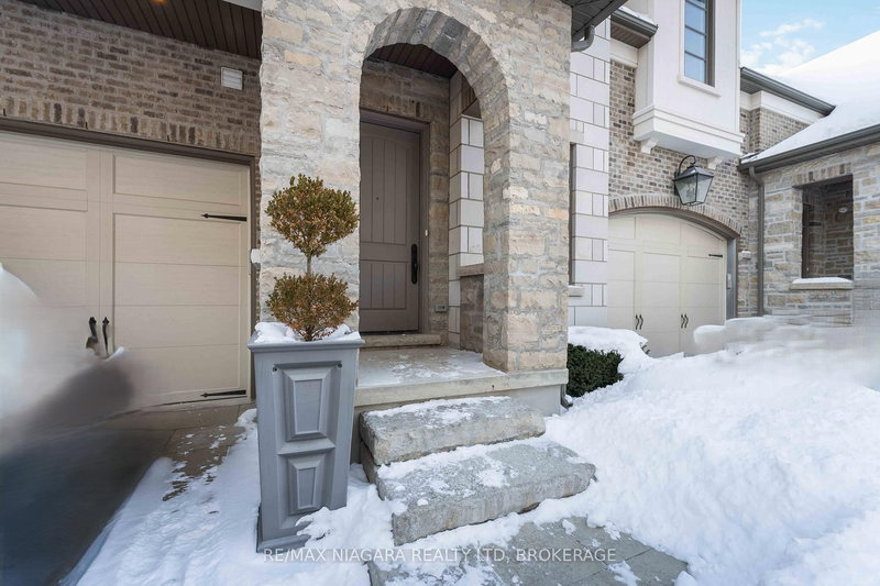 15 Arbourvale Common Rd, St. Catharines, L2T 3B7 | Image 3