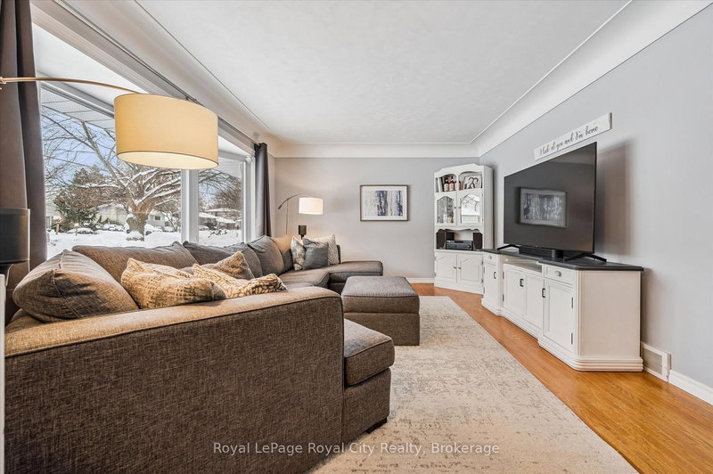 38 Brentwood Dr, Guelph, N1H 5M7 | Image 3