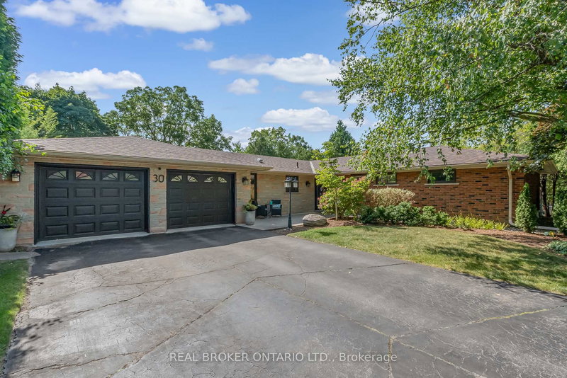 30 Carl Cres, Hamilton, L8B 0G5 | Image 2