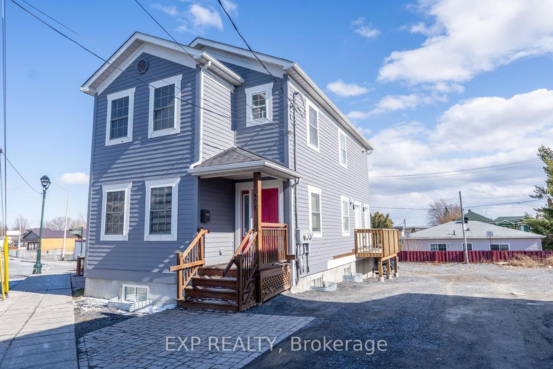 home for sale on 625 Montreal Road