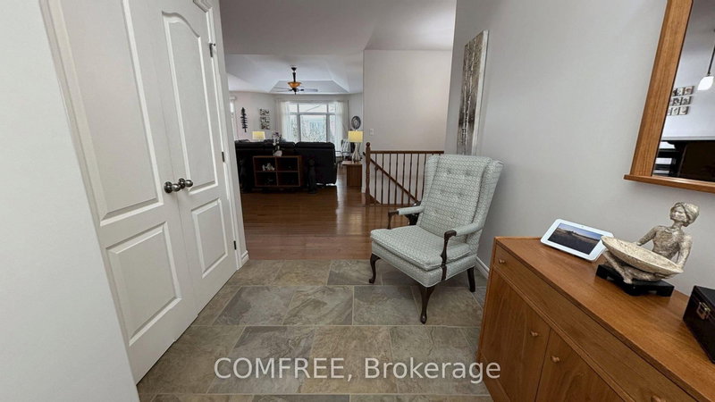 31 Essex Dr, Belleville, K8N 0M9 | Image 3