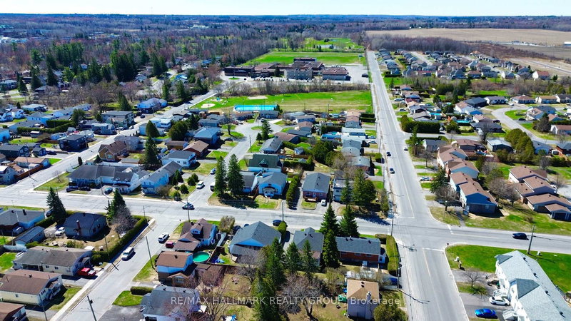 521 Nelson St W, Hawkesbury, K6A 2K3 | Image 2