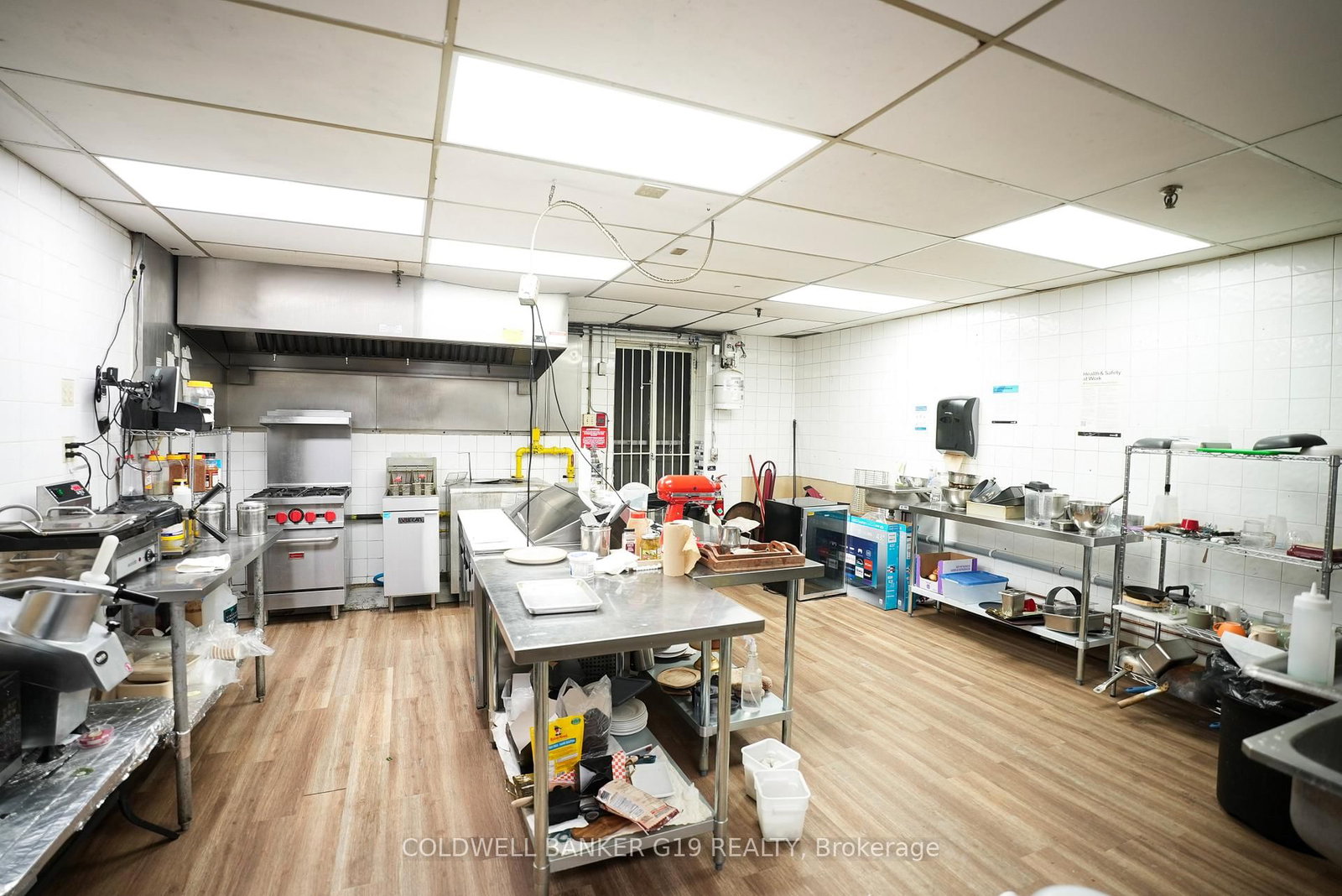 3 Regina Street N - Photo 2