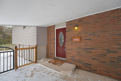 204 Parnell Road, St. Catharines, Ontario image-0-2